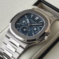 Patek Philippe Nautilus Perpetual Calendar watch for Men/Unisex