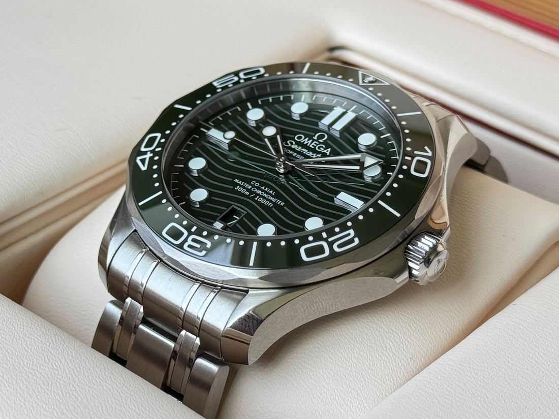 Omega Seamaster Diver 300 M Green Dial watch for Men/Unisex