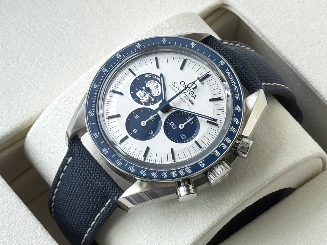 Omega Speedmaster Professional Moonwatch Silver Snoopy Award watch for Men/Unisex
