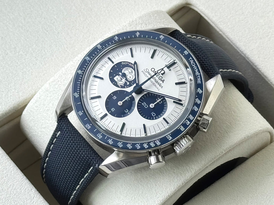 Omega Speedmaster Professional Moonwatch Silver Snoopy Award watch for Men/Unisex
