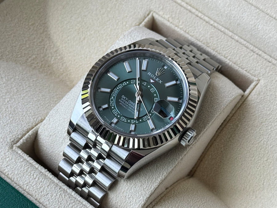 Rolex Sky-Dweller Green Dial watch for Men/Unisex