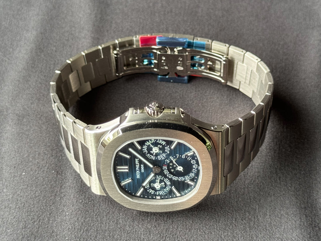 Patek Philippe Nautilus Perpetual Calendar watch for Men/Unisex