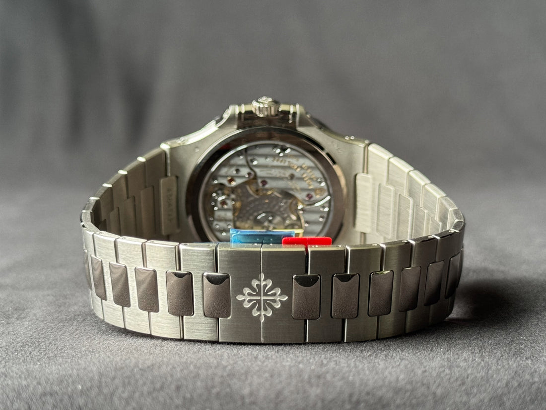 Patek Philippe Nautilus Perpetual Calendar watch for Men/Unisex