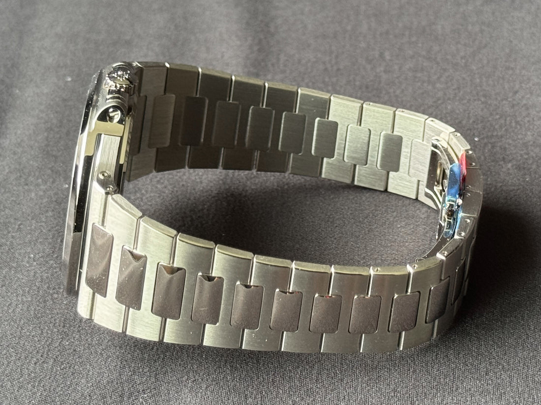 Patek Philippe Nautilus Perpetual Calendar watch for Men/Unisex