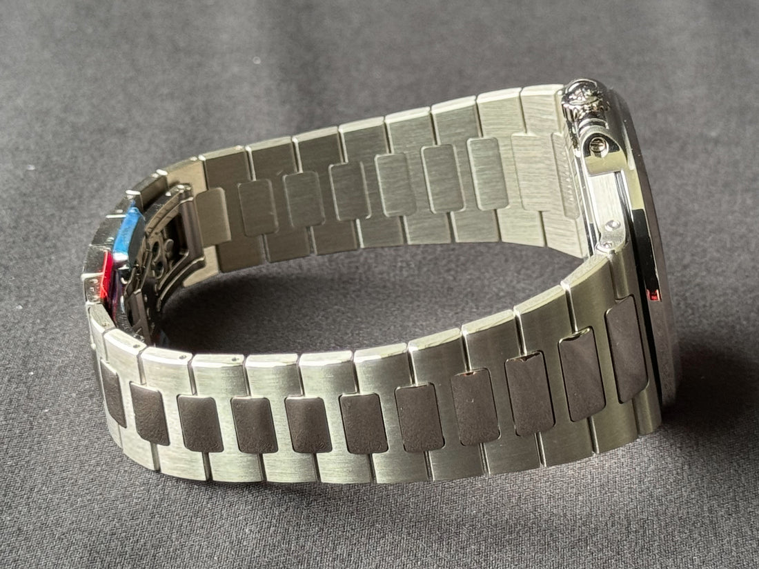 Patek Philippe Nautilus Perpetual Calendar watch for Men/Unisex