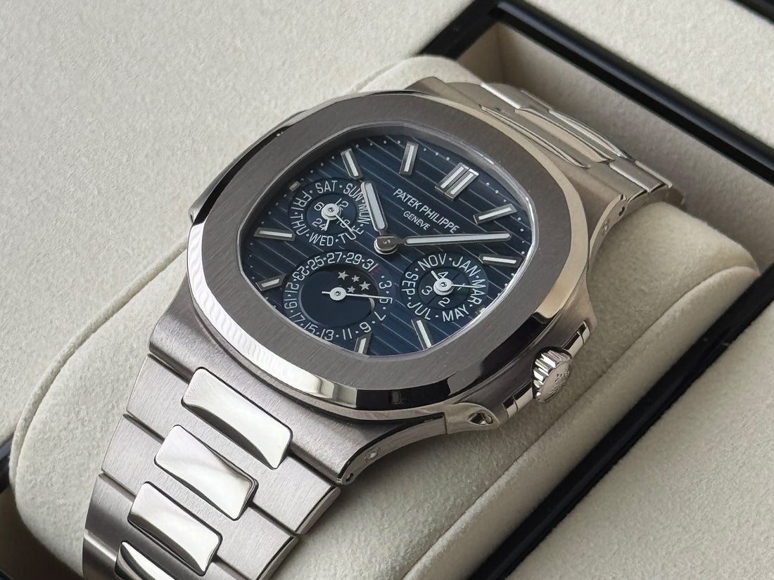 Patek Philippe Nautilus Perpetual Calendar watch for Men/Unisex