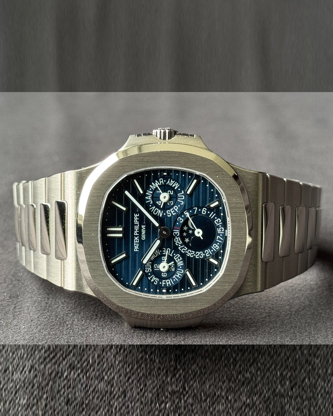 Patek Philippe Nautilus Perpetual Calendar watch for Men/Unisex